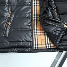 Replica Burberry 107406 Fashion Jackets 7