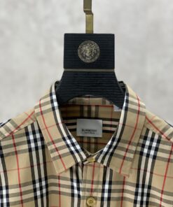Replica Burberry 18626 Men Fashion Shirt 2