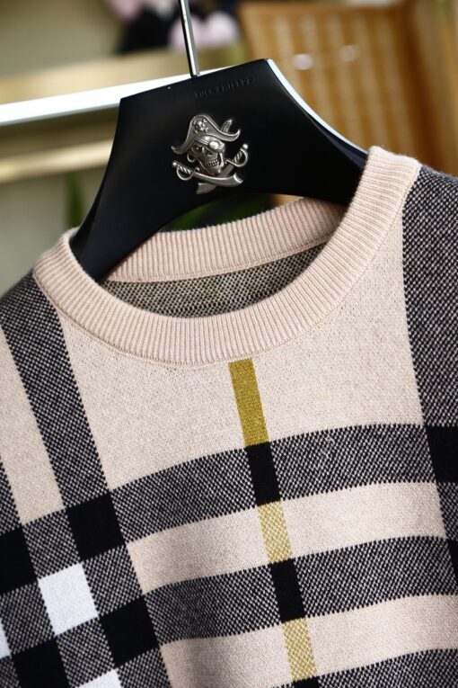 Replica Burberry 104703 Fashion Sweater 4