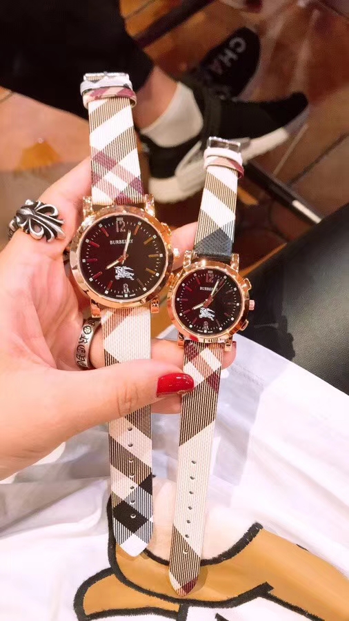 Replica Burberry Couple Watches For Women 593970