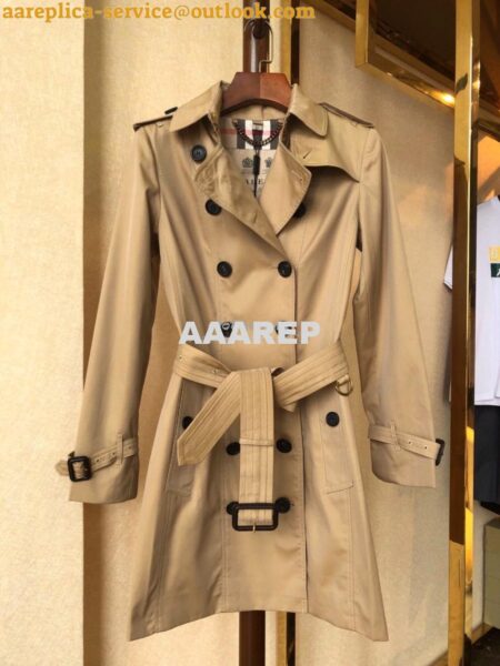 Replica Burberry Women's Sandringham Series Mid-Length Trench Coat beige 2