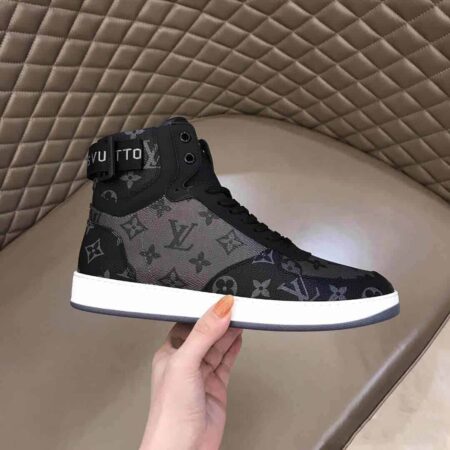 Replica LOUIS VUITTON RIVOLI SNEAKER – LSVT226